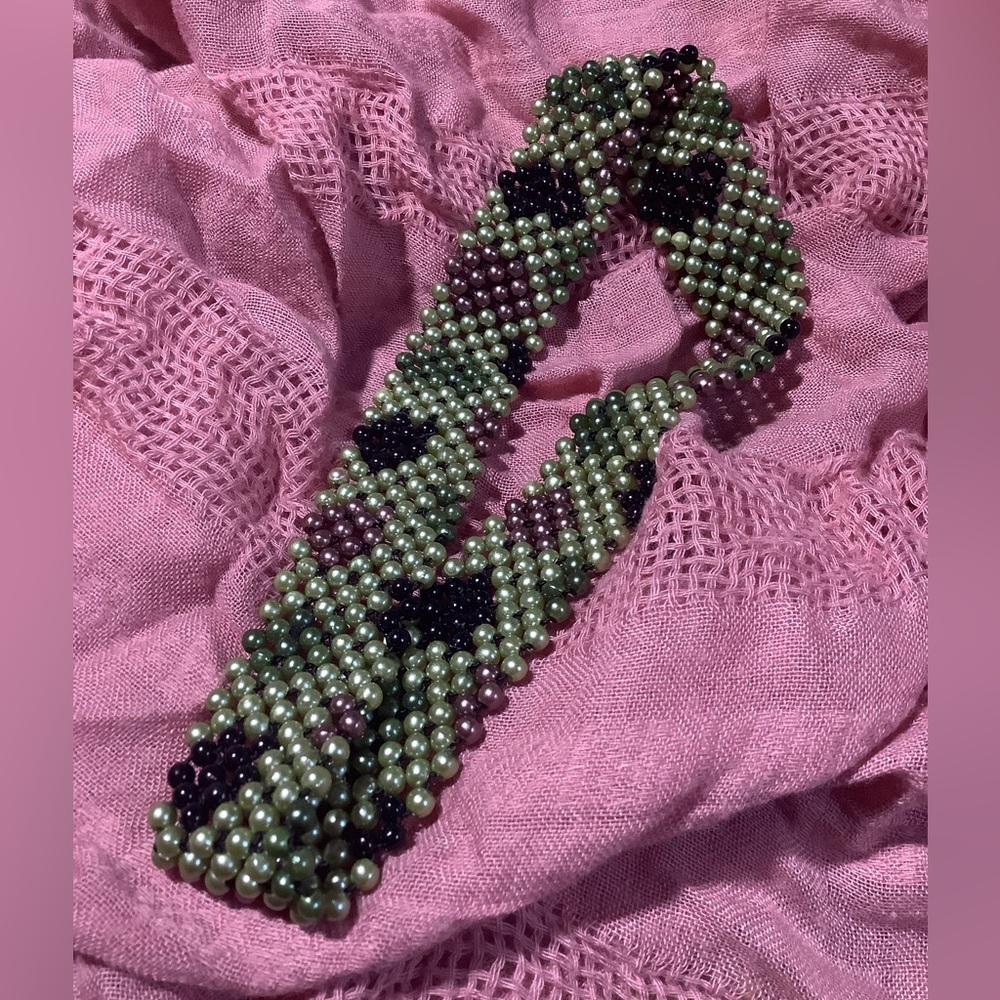 Stretchy Green Beaded Choker Necklace - Picture 2 of 4